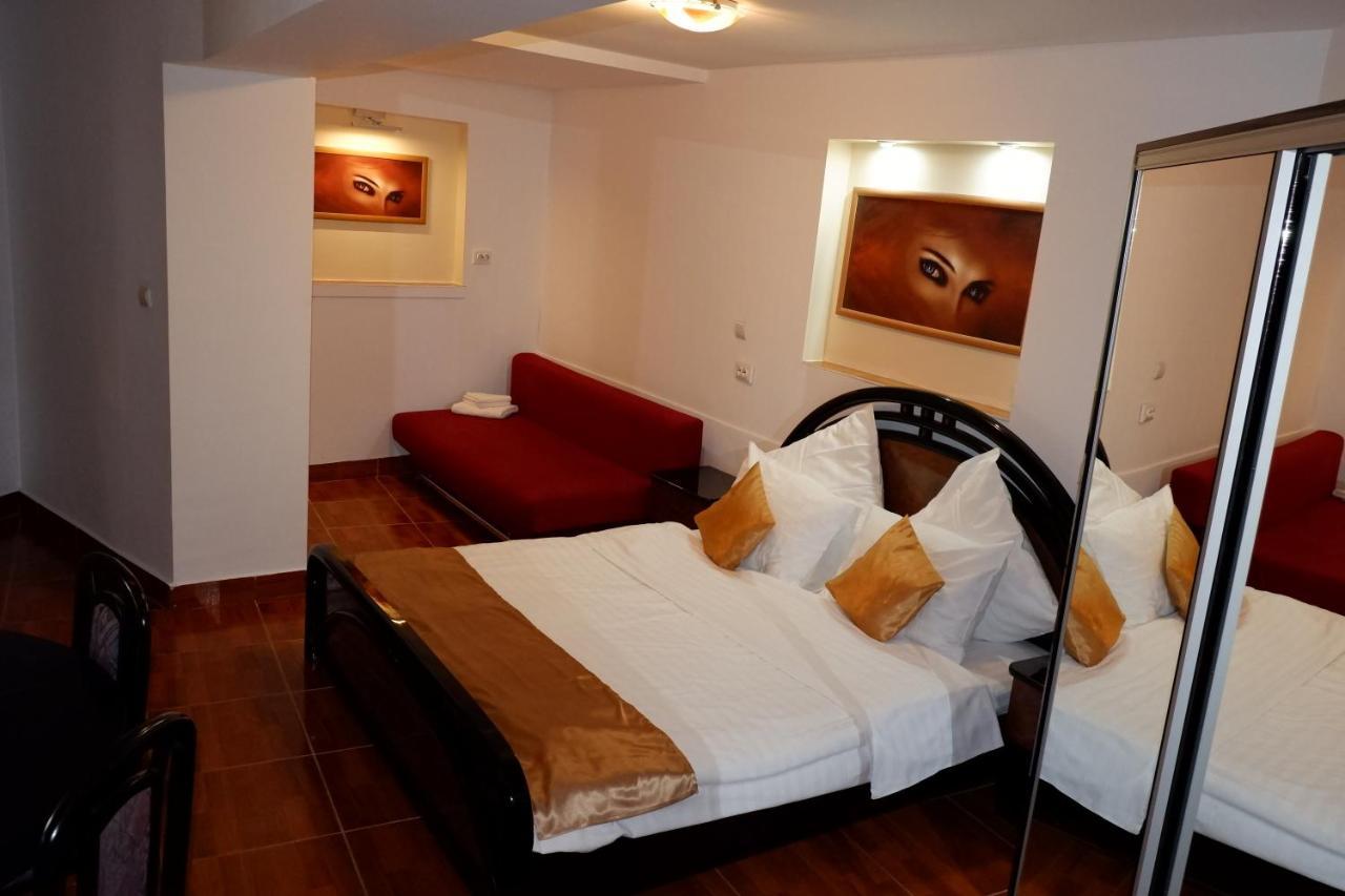 Pension Cuibul Viselor เบยเล เฮร์คูลาเน ภายนอก รูปภาพ