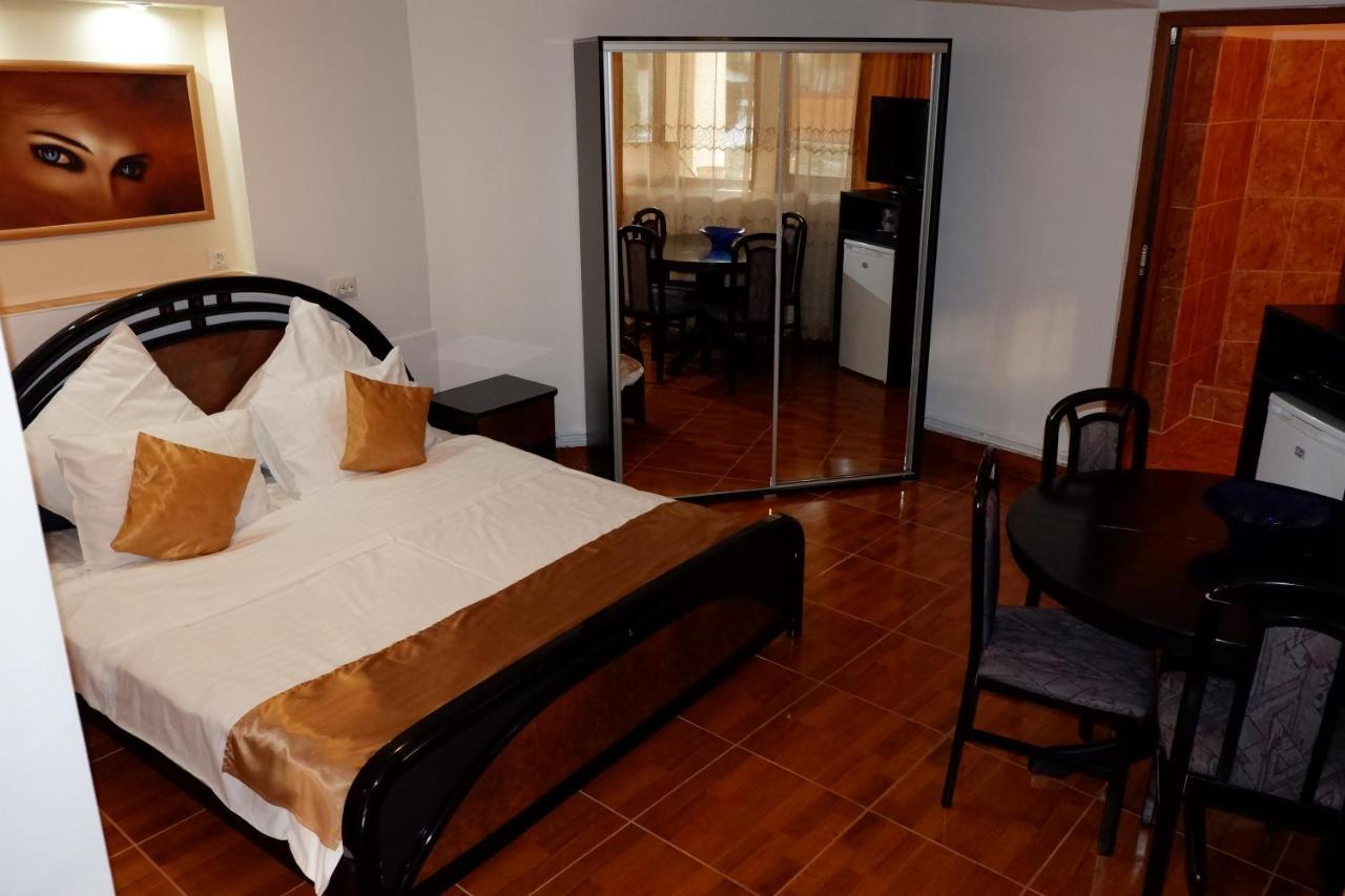 Pension Cuibul Viselor เบยเล เฮร์คูลาเน ภายนอก รูปภาพ
