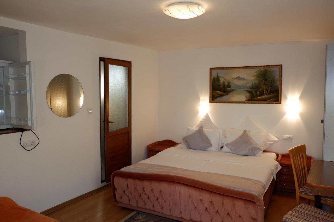 Pension Cuibul Viselor เบยเล เฮร์คูลาเน ภายนอก รูปภาพ