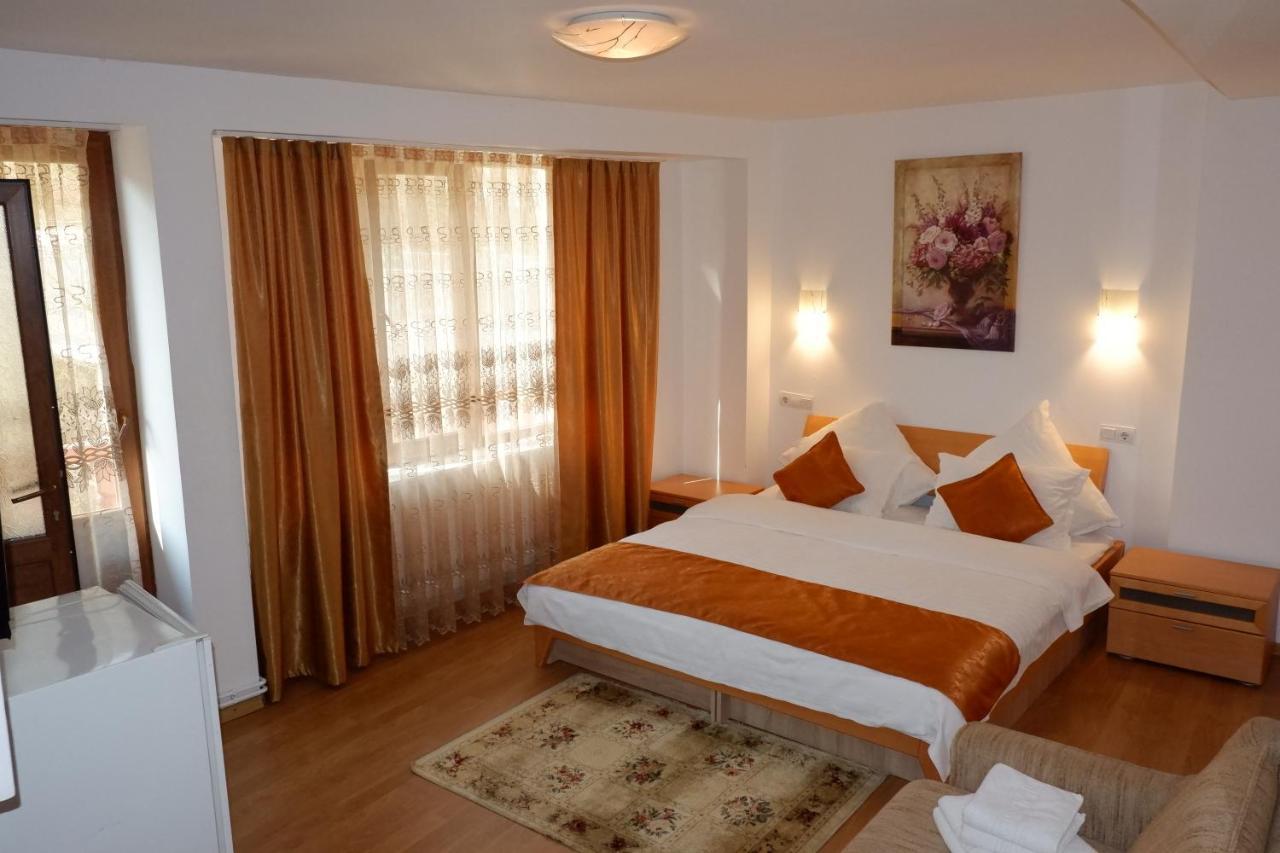 Pension Cuibul Viselor เบยเล เฮร์คูลาเน ภายนอก รูปภาพ