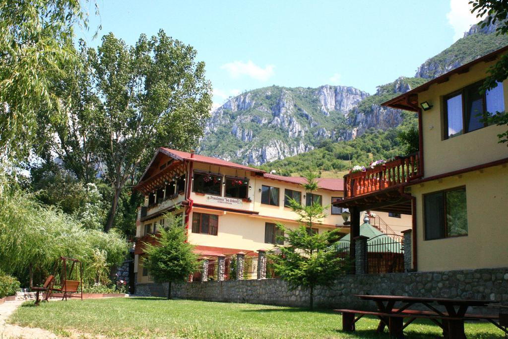 Pension Cuibul Viselor เบยเล เฮร์คูลาเน ภายนอก รูปภาพ
