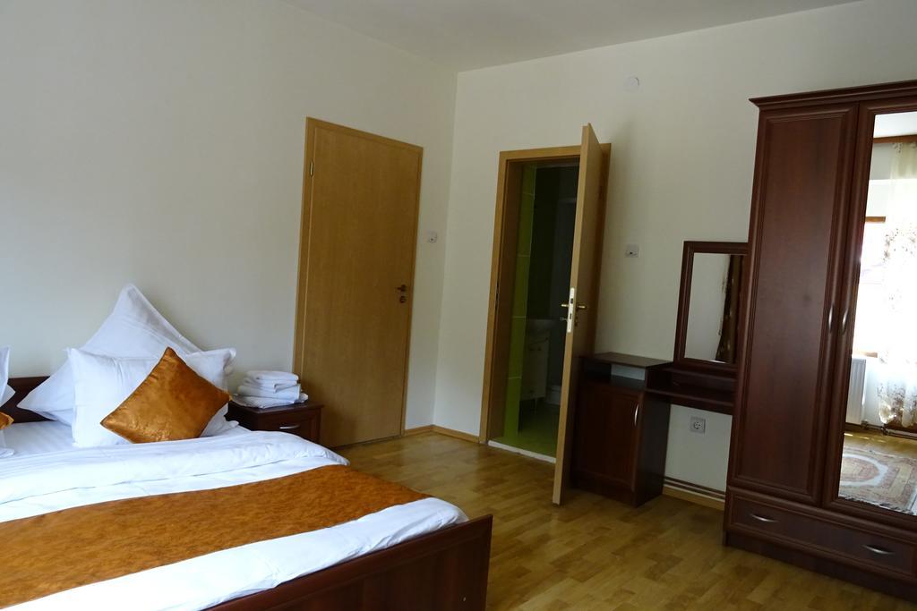 Pension Cuibul Viselor เบยเล เฮร์คูลาเน ภายนอก รูปภาพ