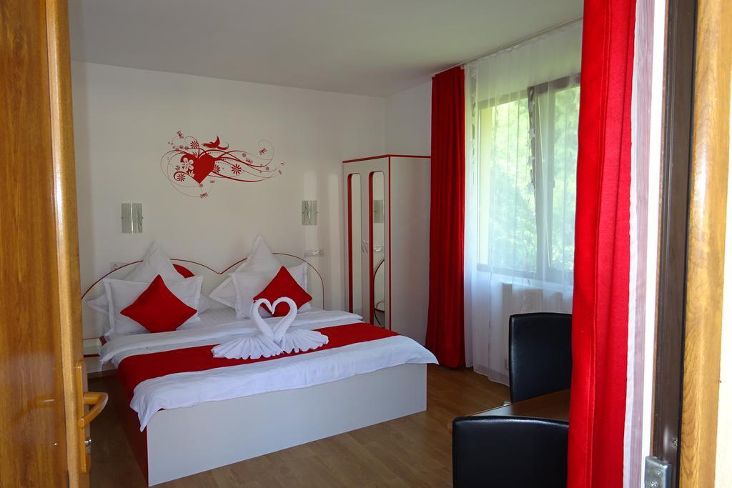 Pension Cuibul Viselor เบยเล เฮร์คูลาเน ภายนอก รูปภาพ