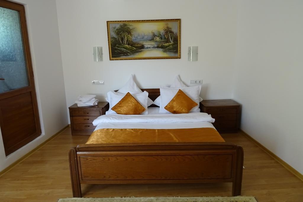 Pension Cuibul Viselor เบยเล เฮร์คูลาเน ภายนอก รูปภาพ