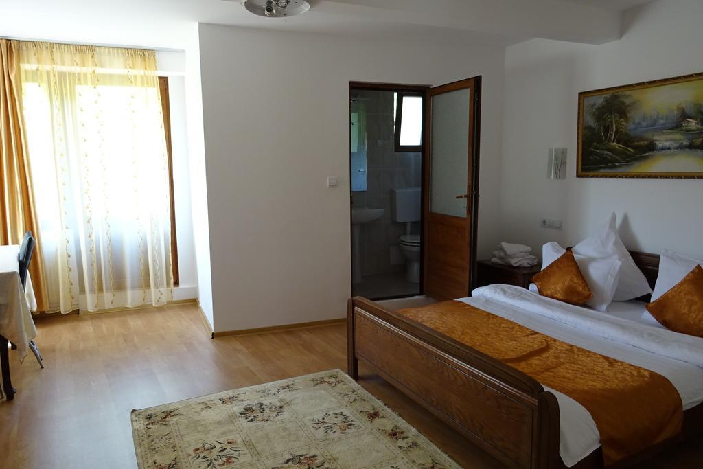 Pension Cuibul Viselor เบยเล เฮร์คูลาเน ภายนอก รูปภาพ