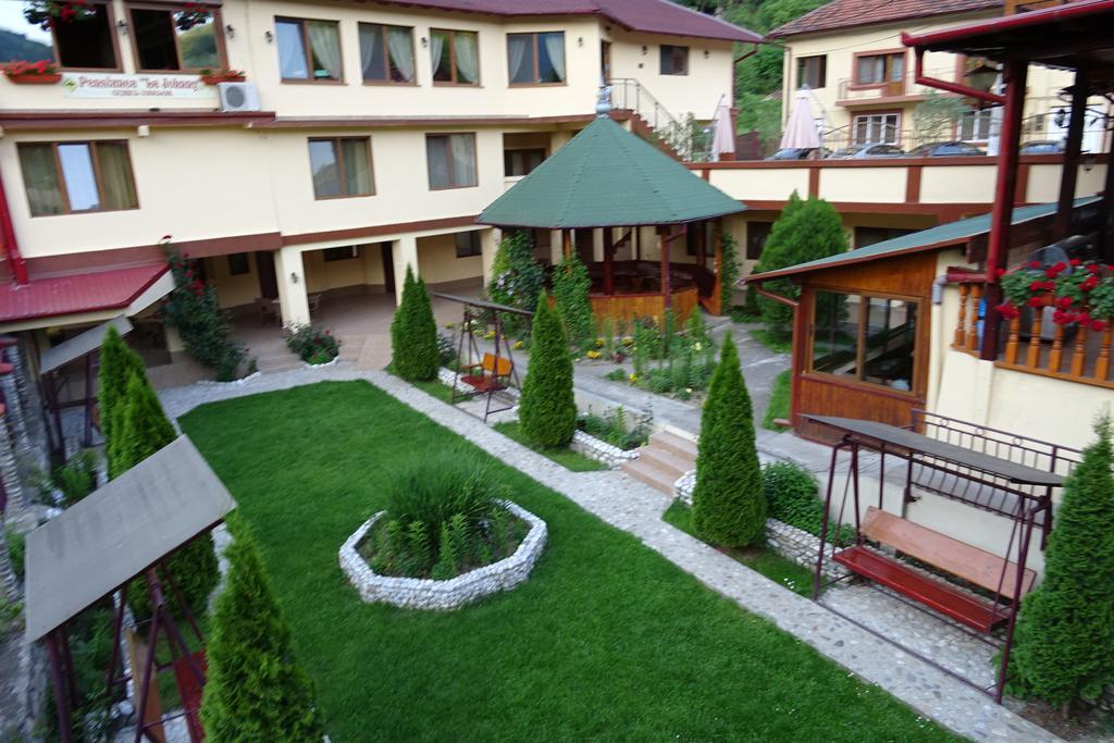 Pension Cuibul Viselor เบยเล เฮร์คูลาเน ภายนอก รูปภาพ