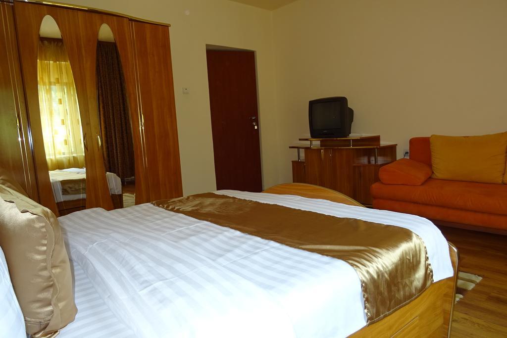 Pension Cuibul Viselor เบยเล เฮร์คูลาเน ภายนอก รูปภาพ