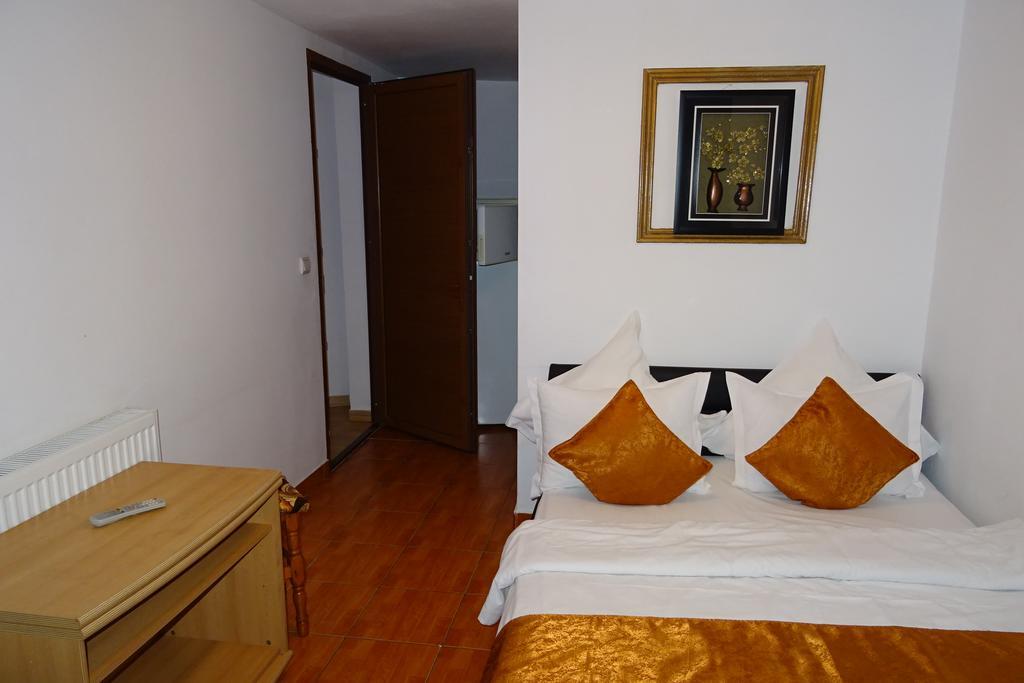 Pension Cuibul Viselor เบยเล เฮร์คูลาเน ภายนอก รูปภาพ