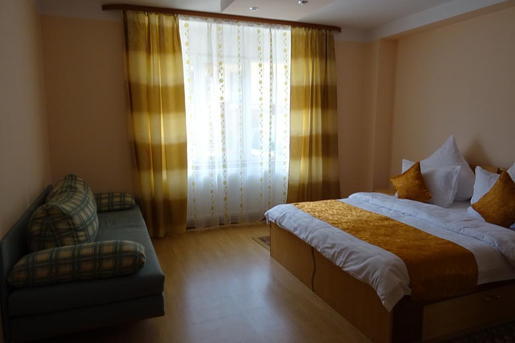 Pension Cuibul Viselor เบยเล เฮร์คูลาเน ภายนอก รูปภาพ