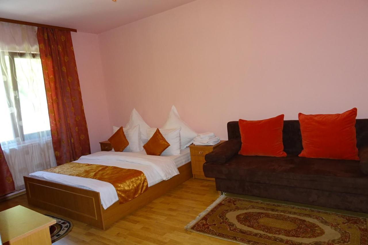 Pension Cuibul Viselor เบยเล เฮร์คูลาเน ภายนอก รูปภาพ